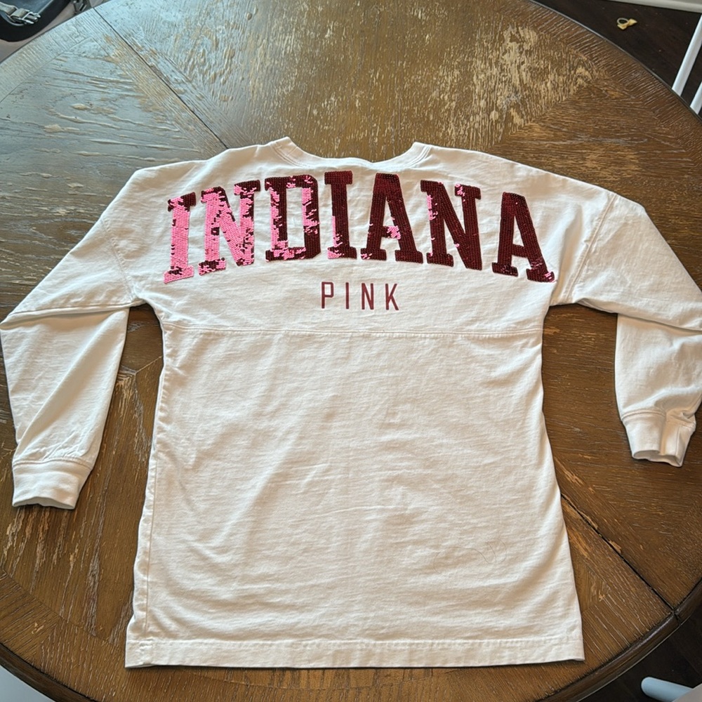 Victoria Secret Indiana pullover - Picture 2 of 3